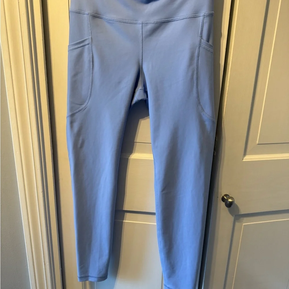 Old Navy Sky Blue Leggings active power, soft high-rise leggings go dry - Picture 5 of 5